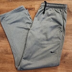 NWOT Nike Therma Fit 2XL Fleece Mens Training Pants Wide Leg Cinch-Cuff Gray Pkt